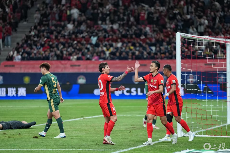 海港队对阵浙江队比赛回顾_末轮打平即夺冠！海港两送世界波3-0浙江_海港队本赛季最后一个主场
