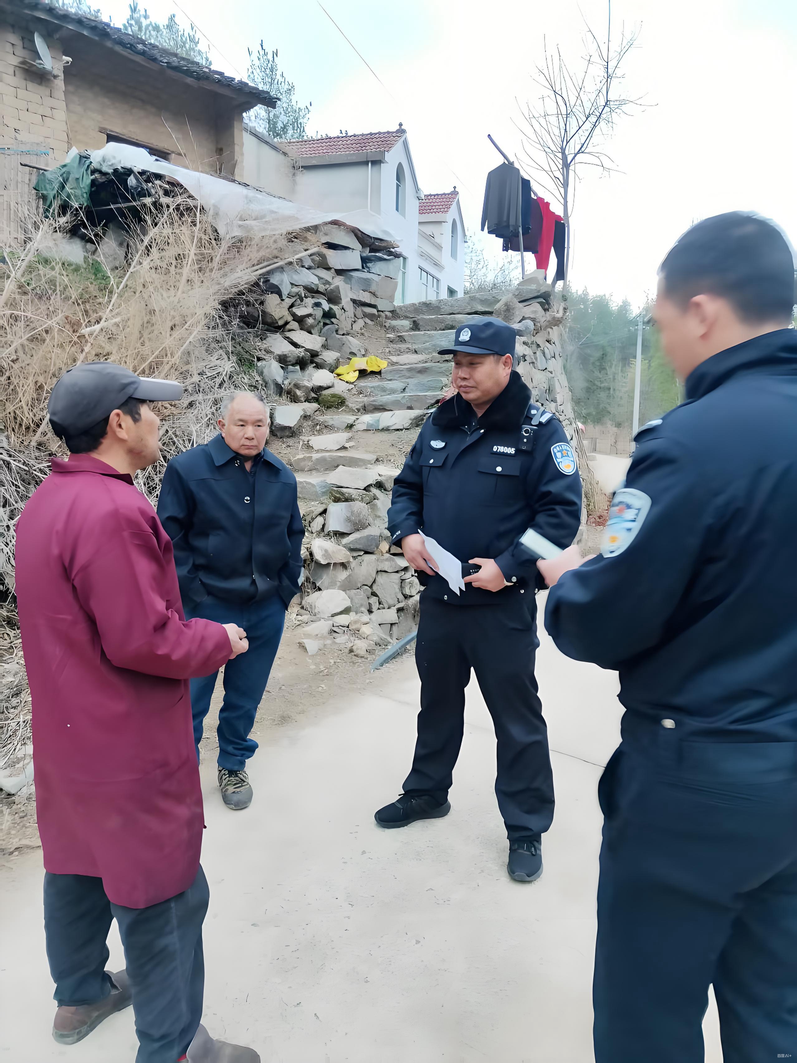 英山县公安局金家铺派出所所长袁创遗体告别仪式_袁创因公牺牲情况_湖北一派出所所长因公牺牲