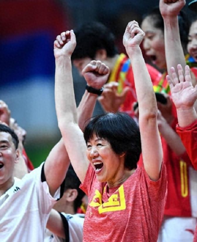 朱婷里约mvp颁奖视频_朱婷郎平师徒关系_郎平国际奥委会教练员终身成就奖