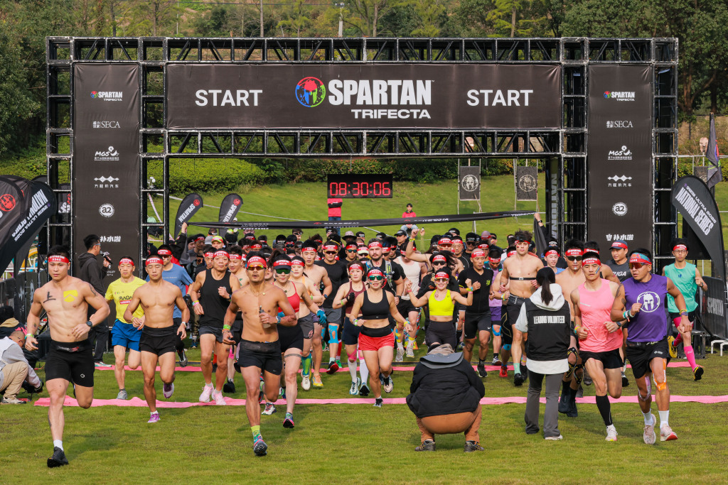 哈兰德曼城进球数_谢尔基曼城助攻_哈兰德双响助曼城摘下樱桃 10场13球超英超10队进球数