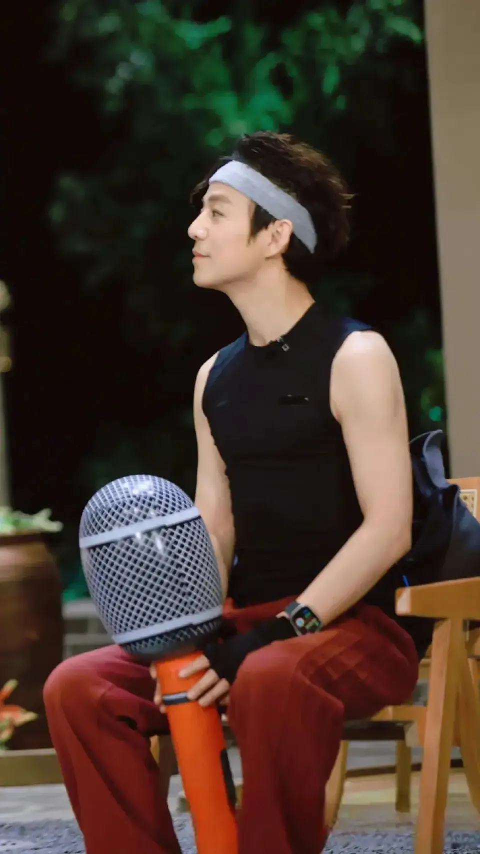 何炅回应衰老焦虑：准备再干三四十年_何炅断崖式衰老_何炅衰老焦虑