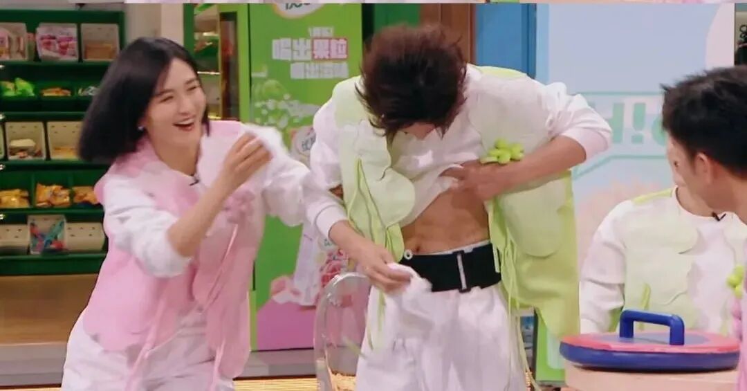 51岁何炅回应：“最近谣传我有衰老焦虑”