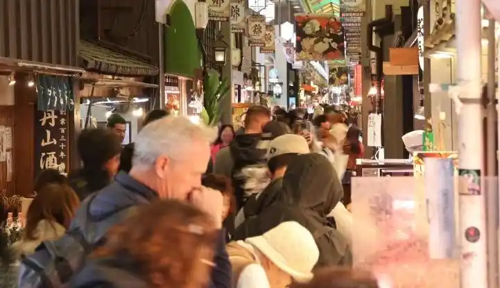 高市搞事后，中国游客赴日酒店预订量暴跌超五成