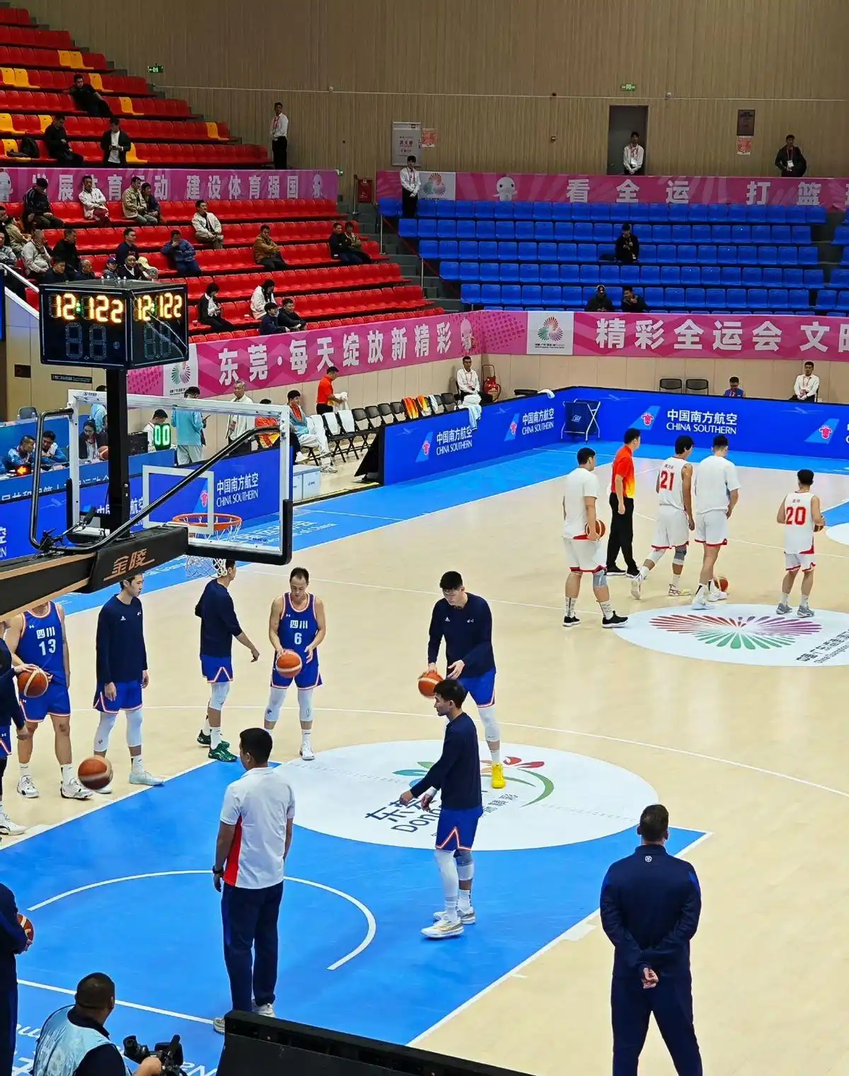 狂轰124:61，四川打崩湖北队！周琦24+18怒吼庆祝，全运会冠军成囊中物