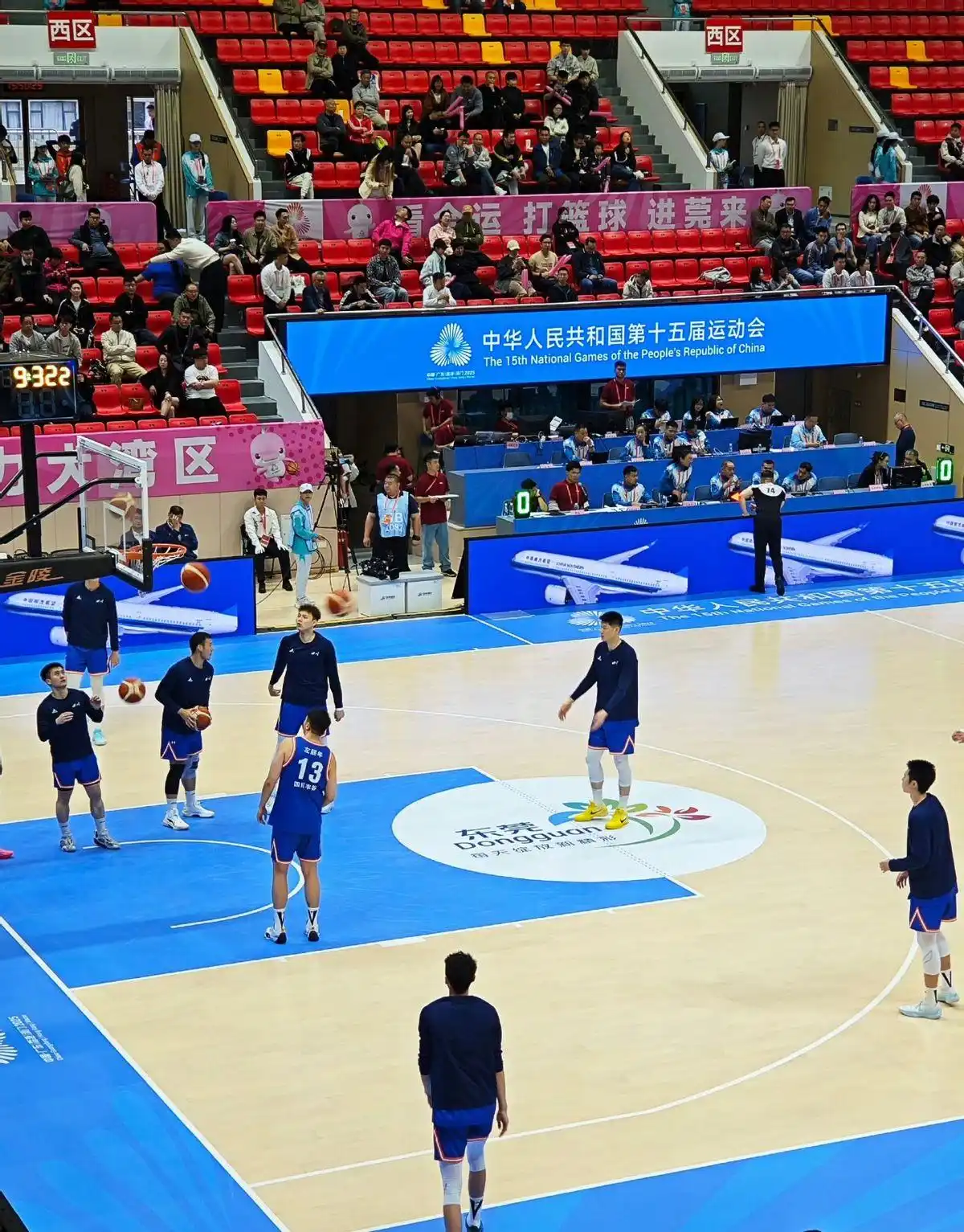 组图：四川全运男篮大胜湖北 周琦内线进攻_周琦领衔四川男篮实力分析_四川男篮全运会冠军