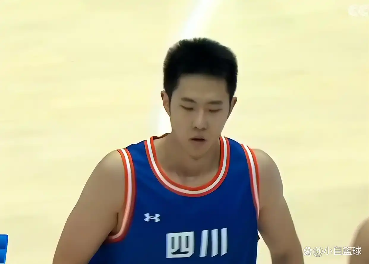 全运会男篮成年组四川队大胜湖北队_周琦替补表现亮眼_组图：四川全运男篮大胜湖北 周琦内线进攻