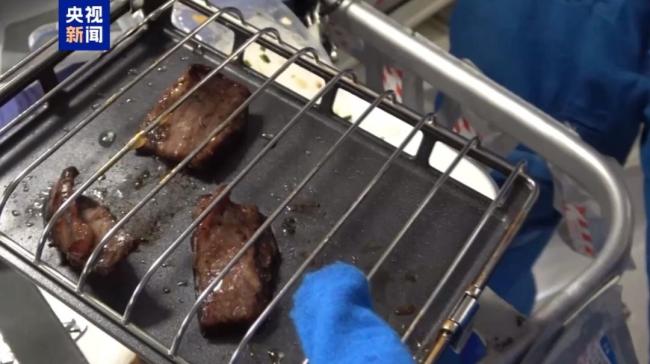 太空烧烤“滋滋冒油”馋坏全球网友 航天员吃香停不下来