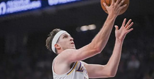 海斯表现起伏_湖人三连胜分析_热火22连胜