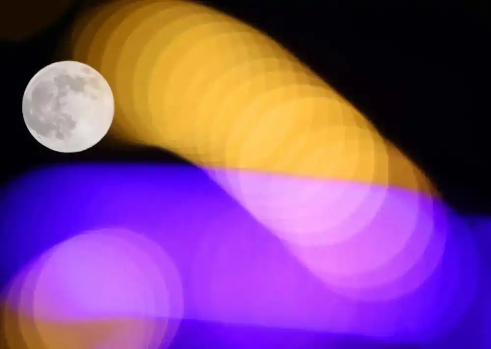 “超级月亮”高清大图_年度最大满月_超级月亮近地点