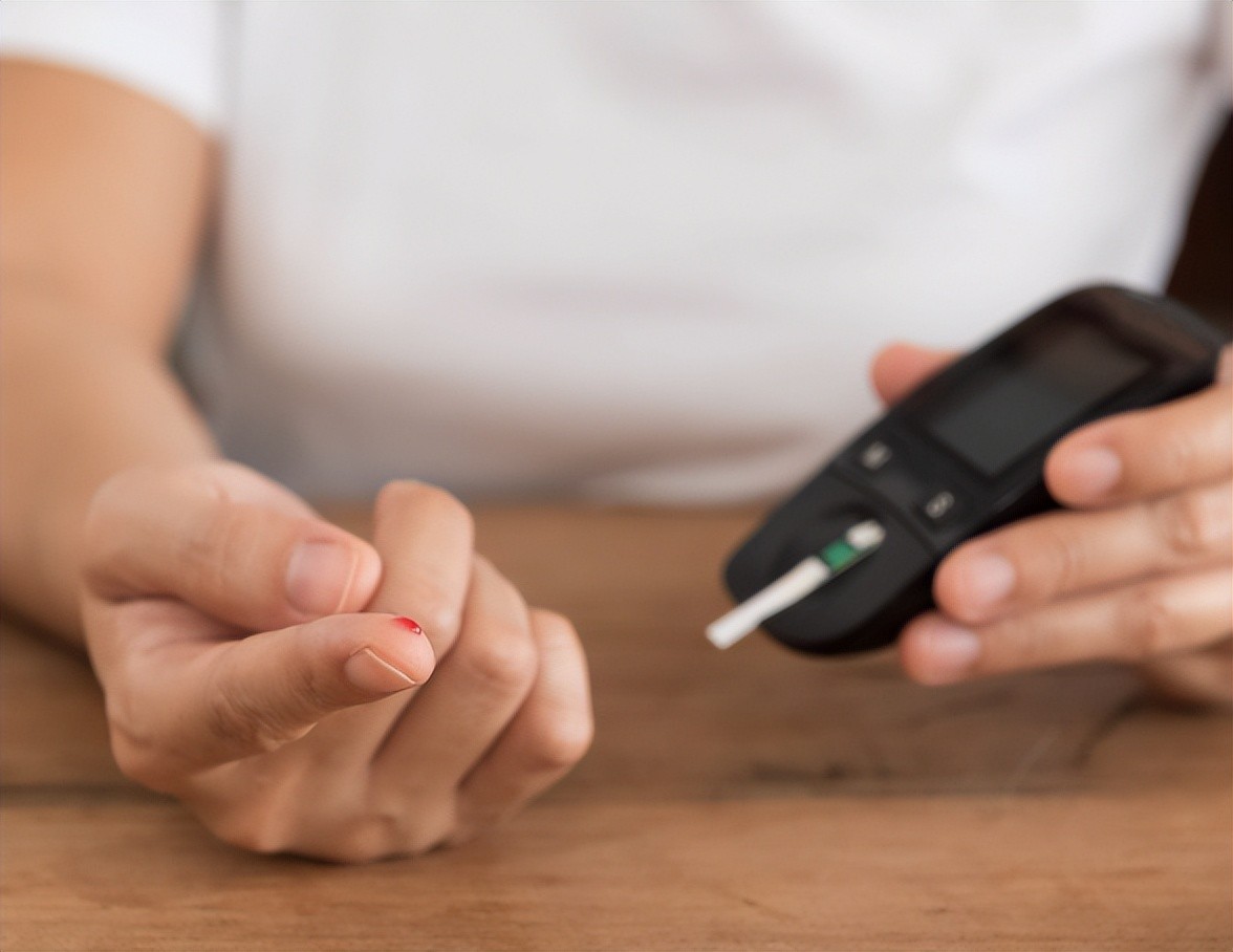 每天最适合锻炼的时间_早晨运动与晚上运动对血糖血压的影响_最佳运动时间选择