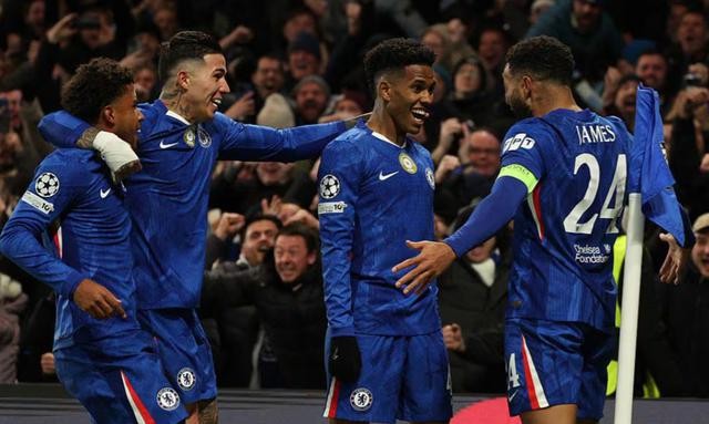 英超阿森纳布伦特福德比赛结果_英超维拉布莱顿4-3比赛_2025英超最终积分榜