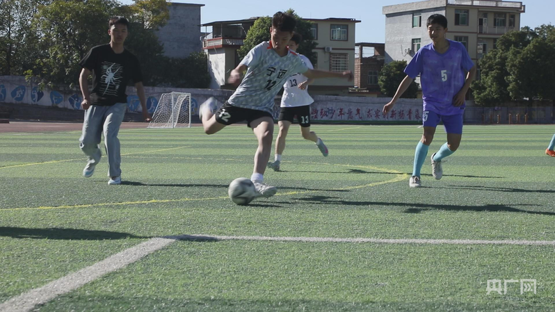 湘超联赛校园足球文化建设_校园足球方案_宁远三中湘超联赛足球训练