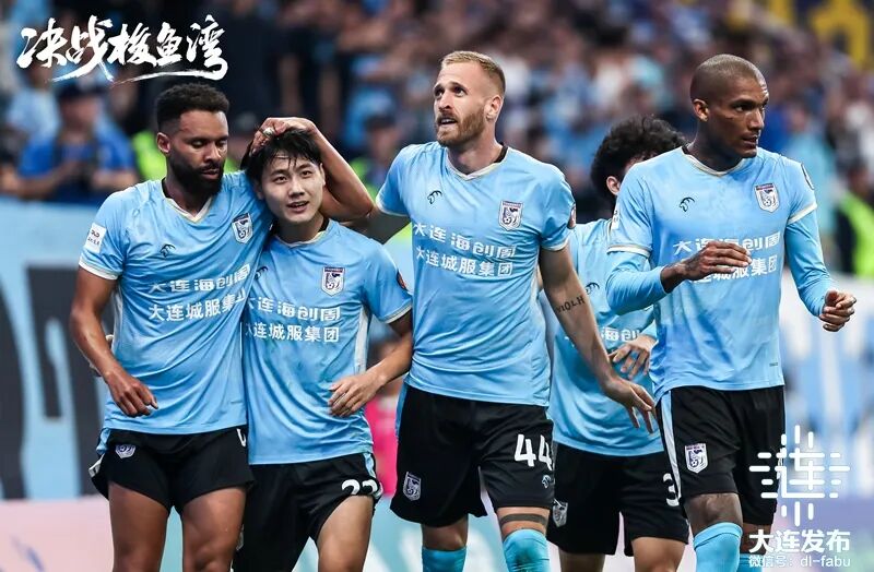 决战梭鱼湾 爱奇艺纪录频道 首部足球纪录电影_全网首发，足球纪录电影《决战梭鱼湾》明日12:00登陆爱奇艺