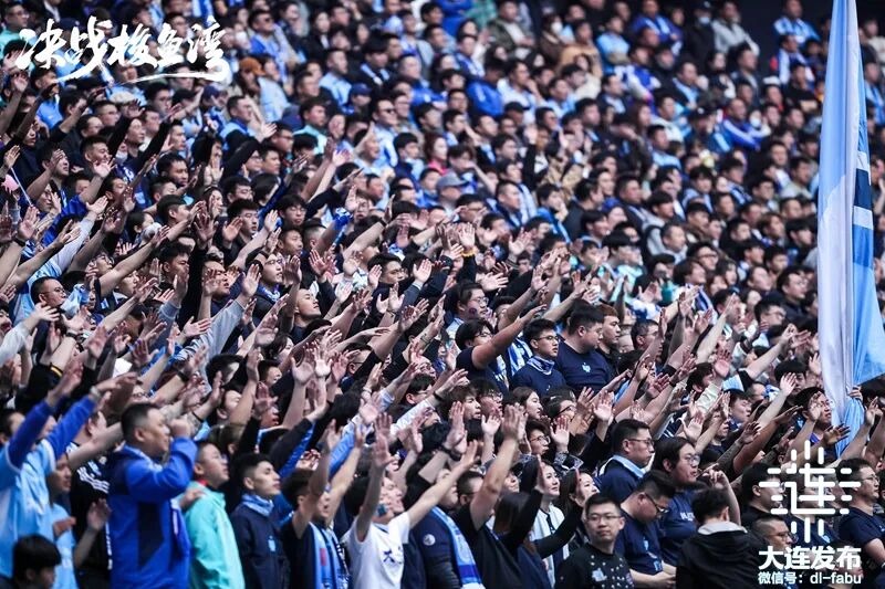 决战梭鱼湾 爱奇艺纪录频道 首部足球纪录电影_全网首发，足球纪录电影《决战梭鱼湾》明日12:00登陆爱奇艺