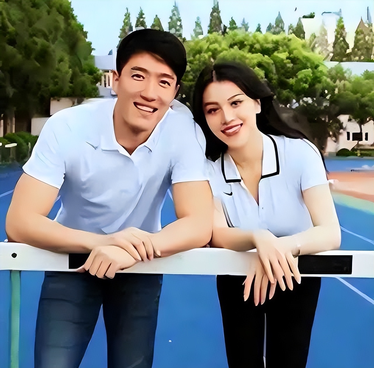 刘翔2025退赛_刘翔 1983年 出生 上海 家境 普通职工 天赋 苦练 起步 跨栏 运动生涯 峰耀四方 伤痛低谷铸坚钢 孙海平 教练 