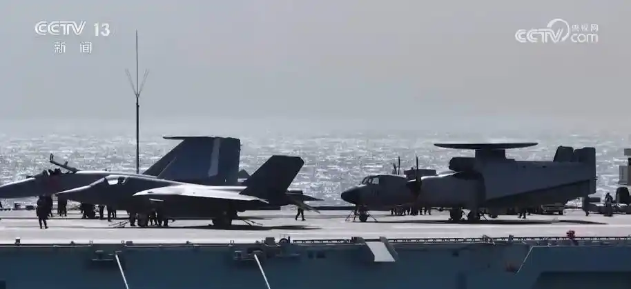 从下水到入列 重温福建舰一个个首次_中国首艘电磁弹射型航空母舰福建舰建造过程_福建舰电磁弹射技术优势