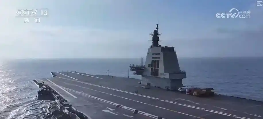 福建舰电磁弹射技术优势_从下水到入列 重温福建舰一个个首次_中国首艘电磁弹射型航空母舰福建舰建造过程