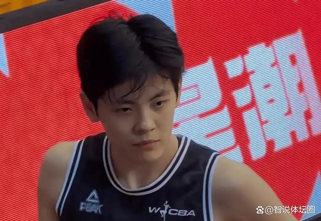 2025中国女篮队员名单_本土中锋刘禹彤分析_WCBA2025-26赛季球员表现