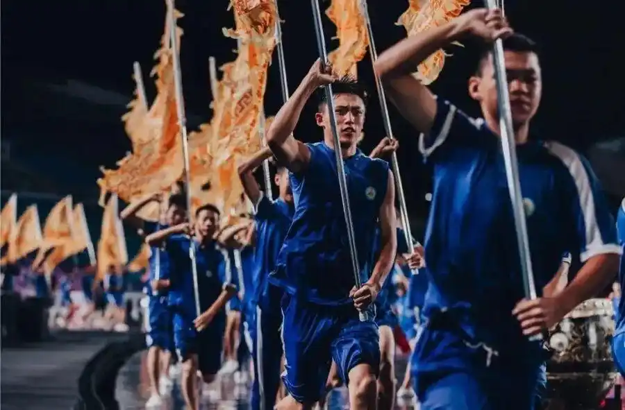 第十五届全运会开幕式广州举行 刘德华现场演唱_开幕式主题歌天海一心MV_第十五届全国运动会开幕式