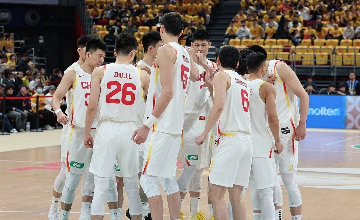中国男篮首发阵容_中国篮球国家队名单_孙铭徽赵睿朱俊龙王俊杰胡金秋