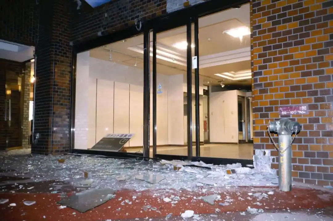 日本气象厅预估未来一周内或发生9级地震，在2011年大地震震源域以北海域；日本内阁府呼吁民众启动“特别备灾模式”