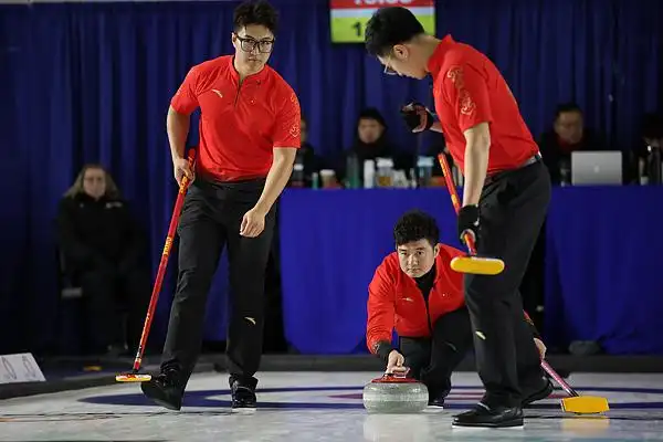 中国冰壶男女队双双锁定米兰冬奥会资格_中国男子冰壶队晋级米兰冬奥会_米兰冬奥冰壶团体赛：中国男女队双双晋级 成亚洲唯一