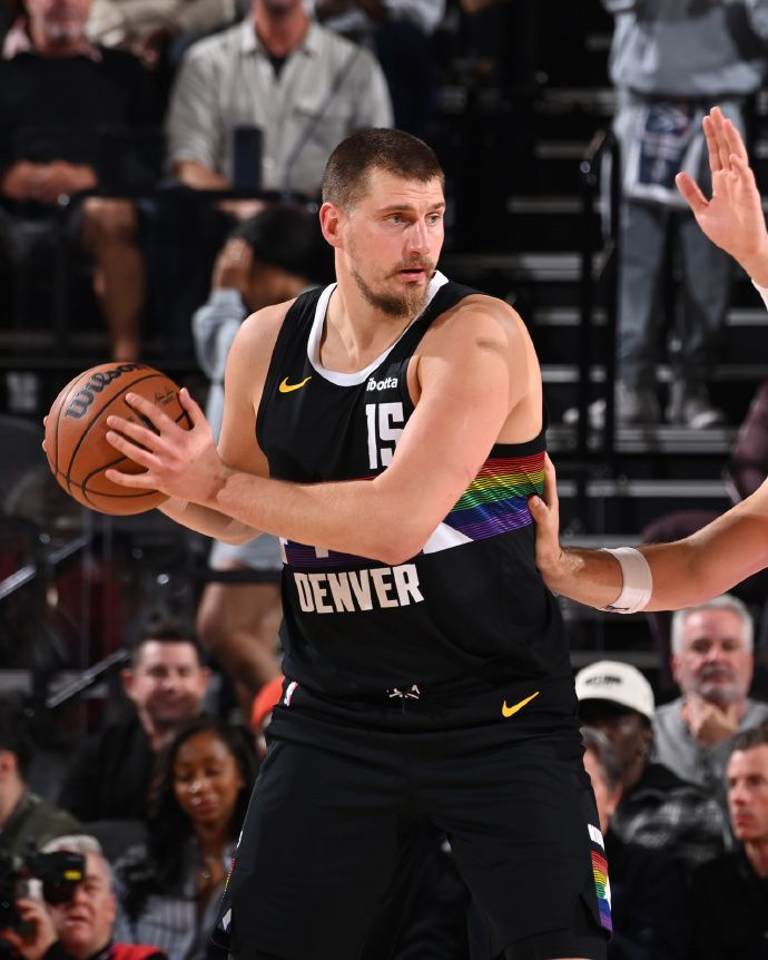 约基奇55+12+6：单节25分创多项纪录 率掘金升第二冲MVP