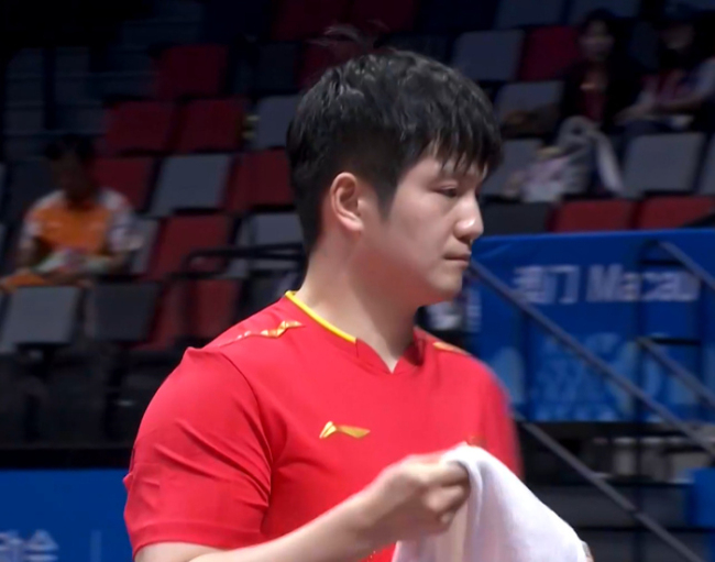 樊振东连胜世界排名前二 超级全满贯再添彩