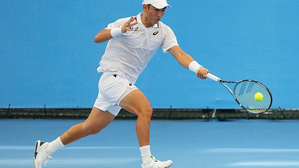 十五运｜网球单打赛场6比0“送蛋”频现，折射中国网球腰部球员发展困境