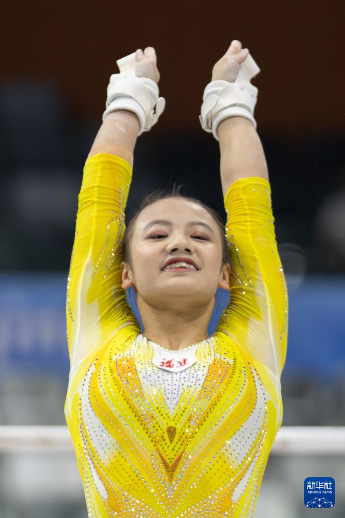 全运会｜体操——女子高低杠决赛：福建队选手邱祺缘夺冠