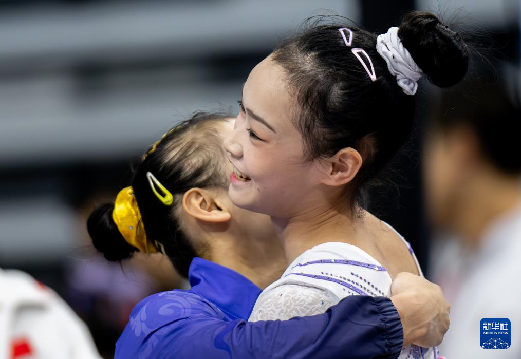 第十五届全国运动会女子高低杠决赛 邱祺缘夺冠 肇庆体操比赛_全运会｜体操：邱祺缘“磨难”中夺冠 广西队揽一金一银