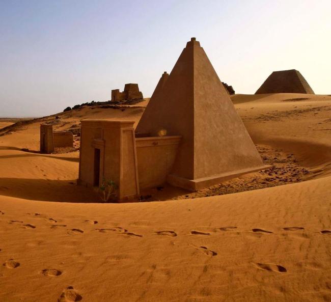 原来金字塔数量最多的国家不是埃及 苏丹拥有200多座