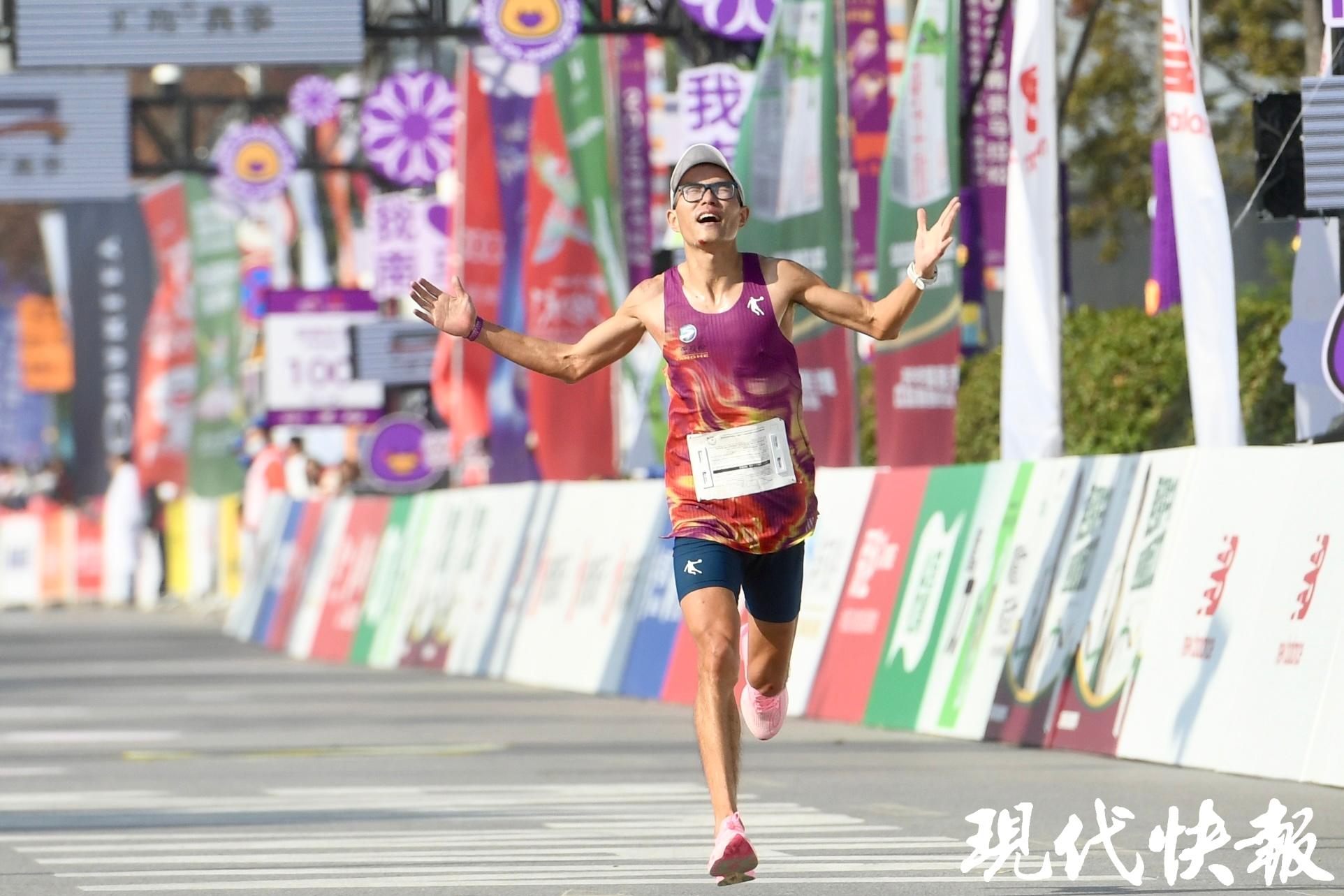 2025南京马拉松世界田联金标赛事 194802人报名 赛道优化与志愿者服务_国际田联金标赛事