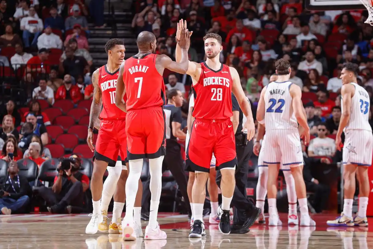 官方实力榜：雷霆居首掘金第二 湖人排第7勇士no.8_雷霆掘金火箭尼克斯活塞实力分析_NBA最新实力榜排名