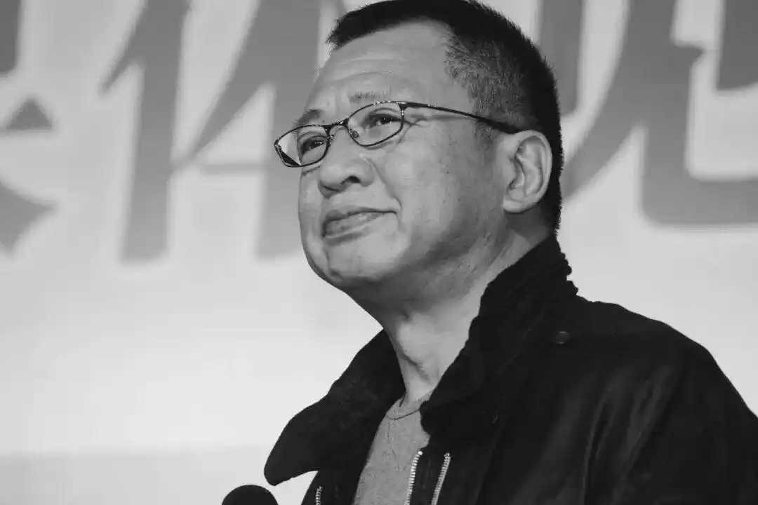 许绍雄追思会 欧阳震华扶灵 TVB艺员训练班回忆_欧阳震华与苗侨伟为许绍雄扶灵