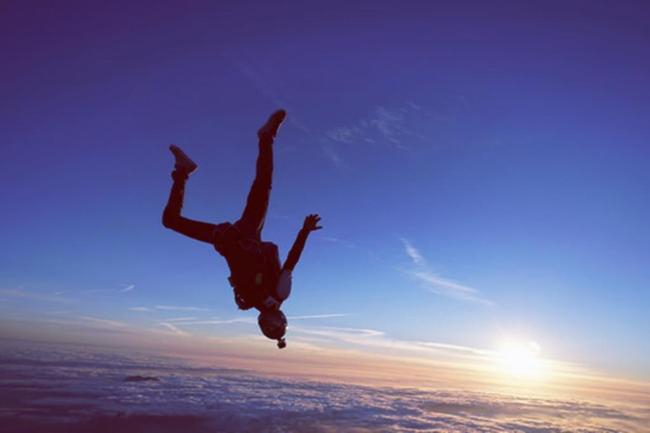 摄影师揭秘拍下“人类坠入太阳” 凌日奇观背后的故事