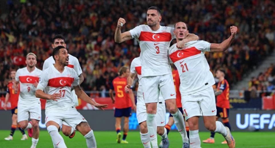 神剧本！西班牙不败金身首度告破，压哨惊险直通世界杯！