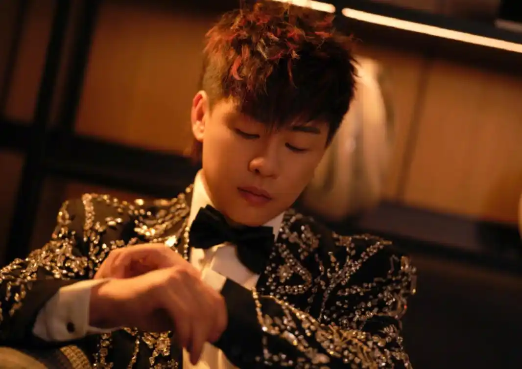 胡彦斌易梦玲恋情曝光_胡彦斌易梦玲还在马尔代夫喝茶_易梦玲马尔代夫偶遇