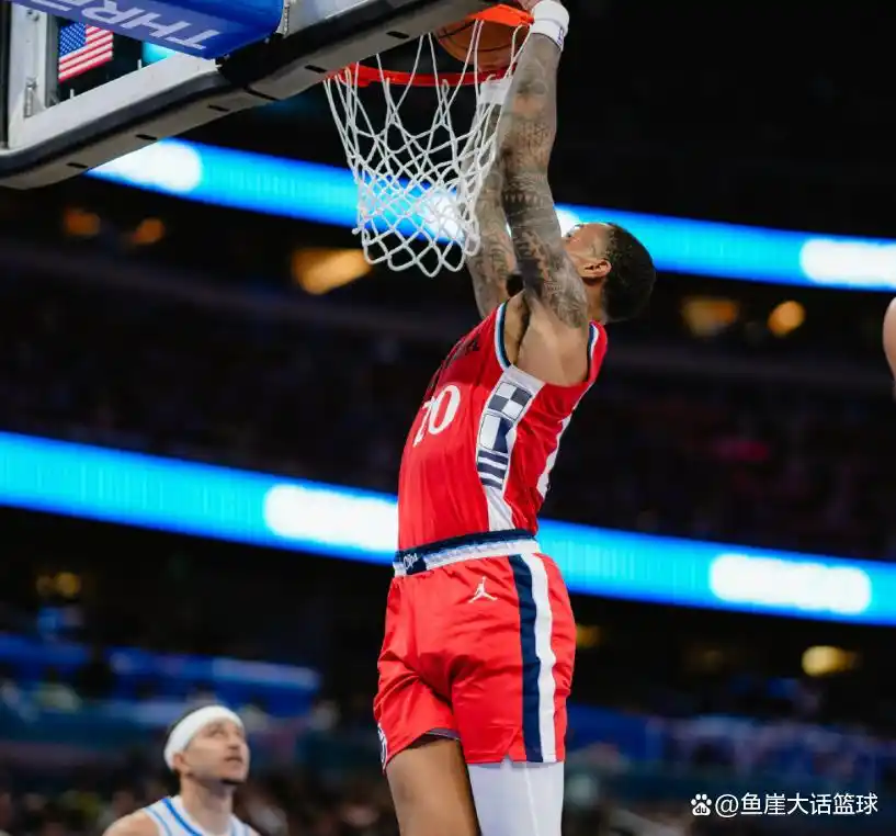 NBA魔术对阵快船_魔术主场击败快船129-101_哈登31+5+8祖巴茨14+19 快船不敌魔术遭遇三连败