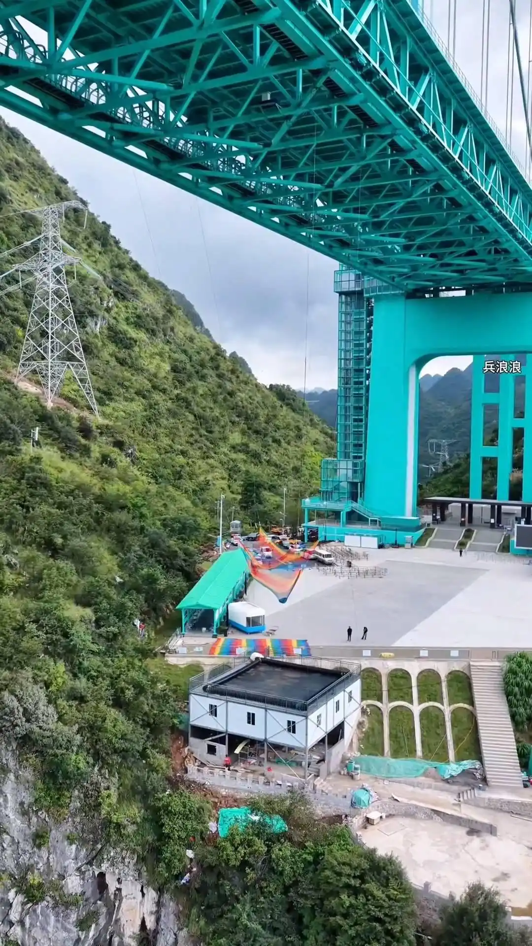 贵州“无绳蹦极”被叫停_贵州花江峡谷大桥无绳蹦极_无绳蹦极安全性评估