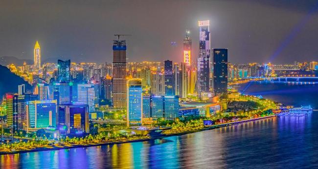 2座准万亿城市部署“冲万亿”