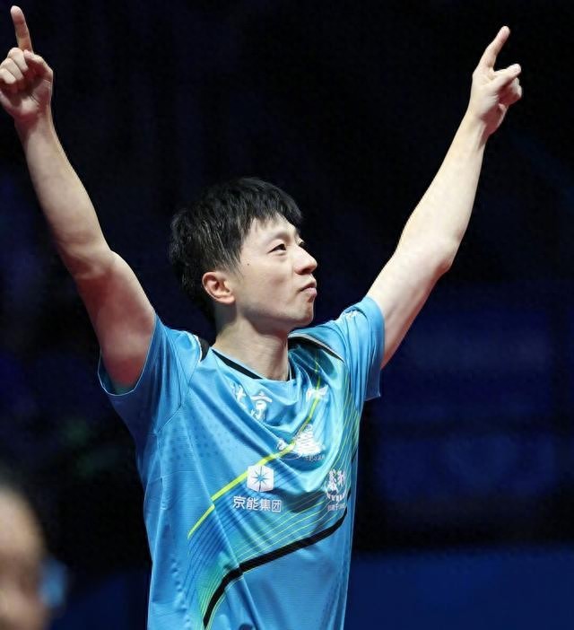 男团决赛，6位球员评分：樊振东马龙满分，2人优秀，2人不及格