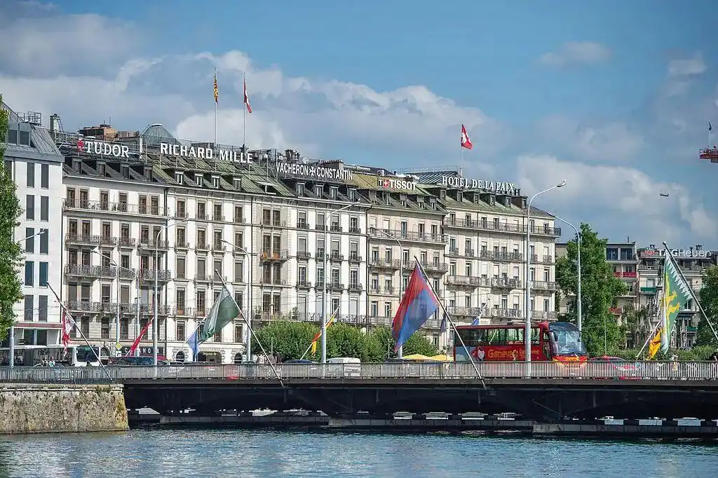 美乌将就“28点”新计划进行会谈，特朗普：泽连斯基必须同意，欧洲援乌立场内部分歧明显，多方发表联合声明