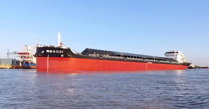 湖北内河船舶绿色智能发展_湖北绿色智能船舶产业_中国万吨级纯电动散货船下水