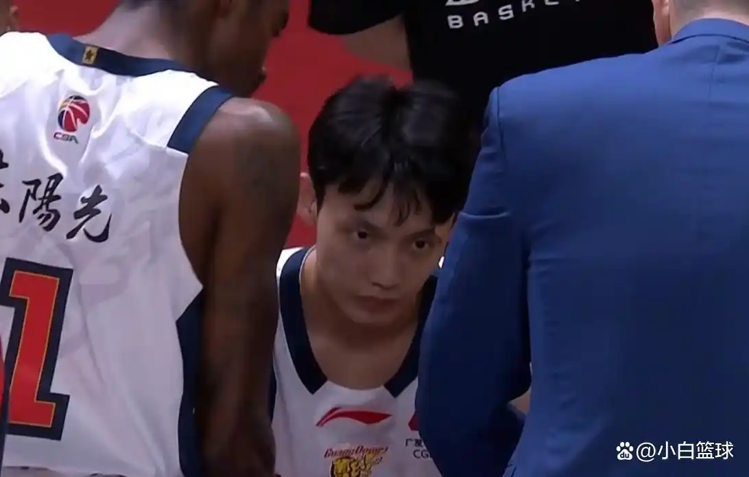 徐杰20分萨林杰32+11 广东胜广州豪取5连胜_CBA广东对阵广州赛况分析_萨林杰关键表现回顾