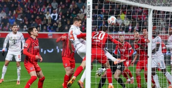 曼联vs巴塞罗那_拜仁海登海姆斯塔尼西奇路易斯迪亚斯_巴萨比利亚雷亚尔拉菲尼亚亚马尔