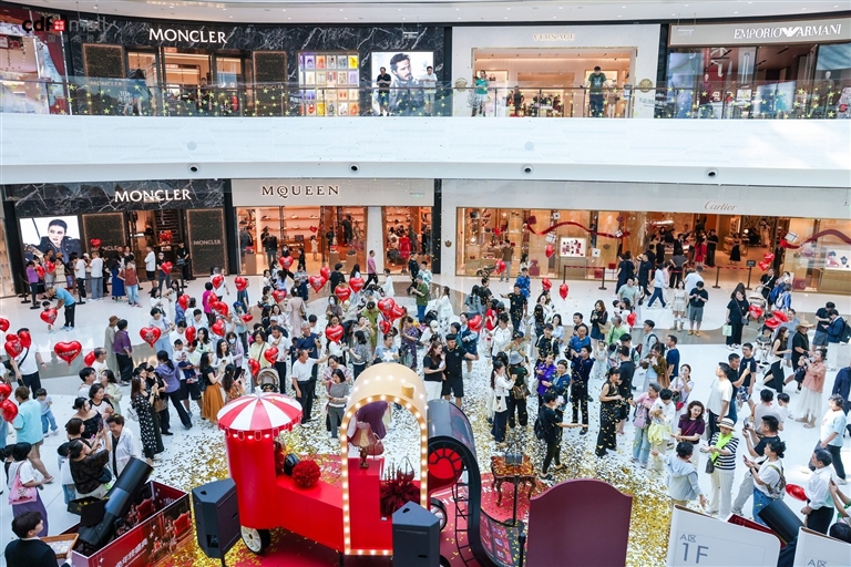 三亚免税店销售额连续5日破亿元_海南自贸港离岛免税政策升级_三亚免税封关首日销售额破亿