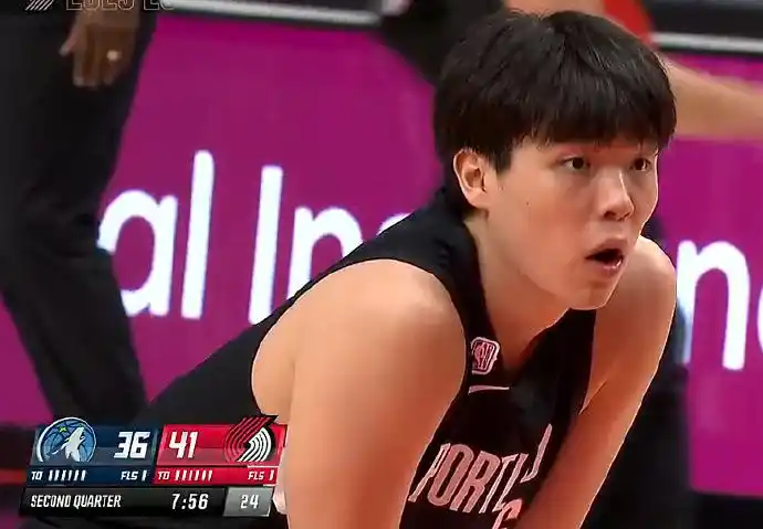 杨瀚森nba生涯首秀冷启动 2分1板还在体系外？_杨瀚森波特兰开拓者表现_杨瀚森NBA常规赛首秀