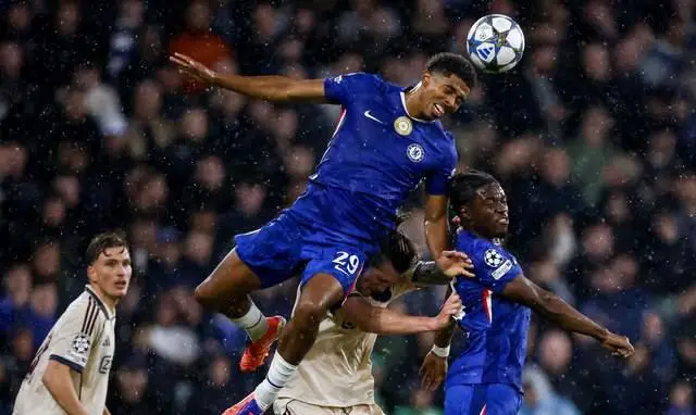 阿贾克斯遭遇欧冠惨败，主帅创下奇特纪录