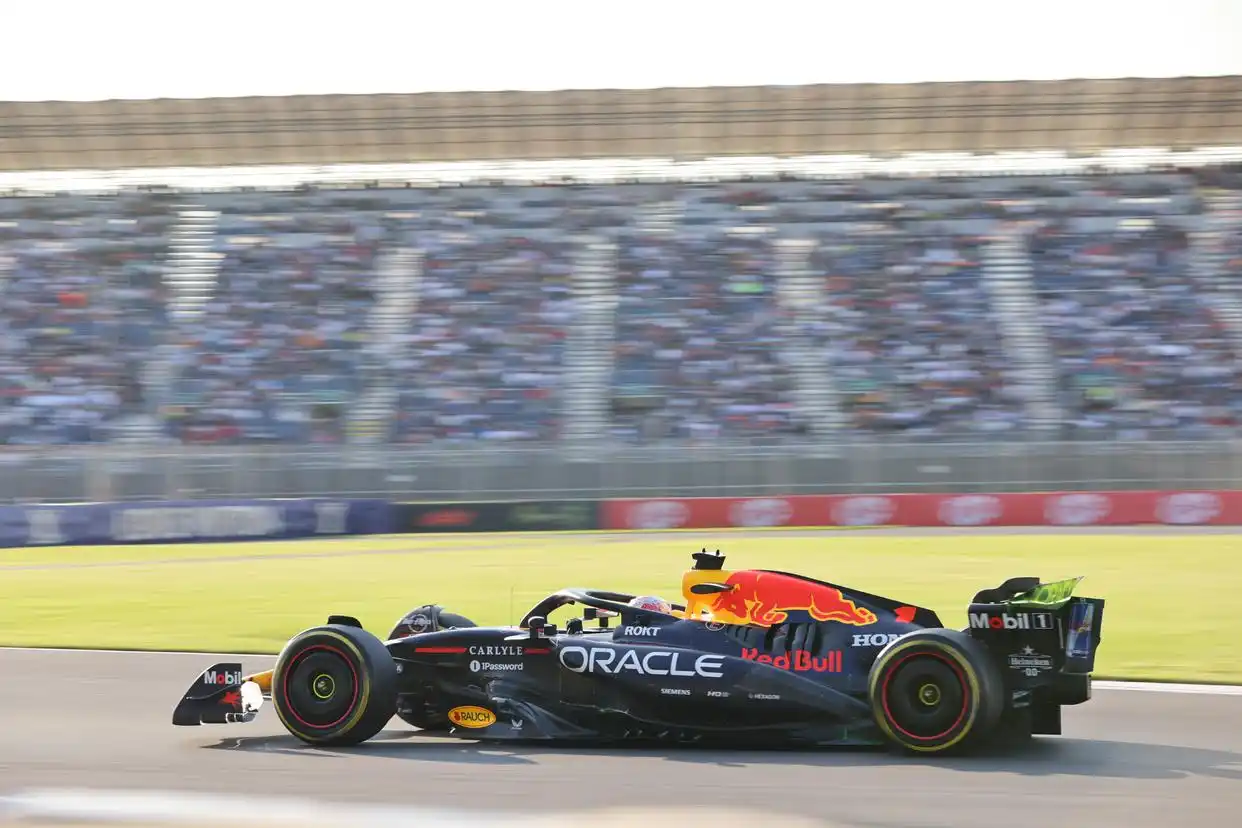 f1墨西哥城大奖赛第三次练习赛_2025赛季世界一级方程式赛车锦标赛墨西哥城大奖赛练习赛_威廉姆斯车队西班牙车手塞恩斯比赛照片